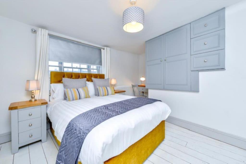 Victorian Townhouse - Stamford Centre - 2 Big Bedrooms, Living Room Kitchen Etc Tastefully Decorated المظهر الخارجي الصورة